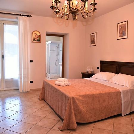 A Casa Di Anna Apartment La Morra Bagian luar foto