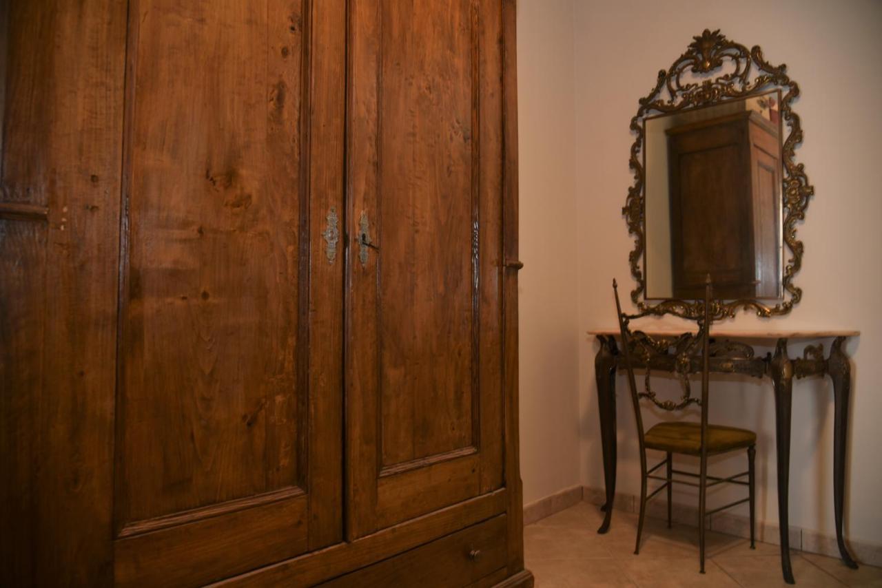 A Casa Di Anna Apartment La Morra Bagian luar foto